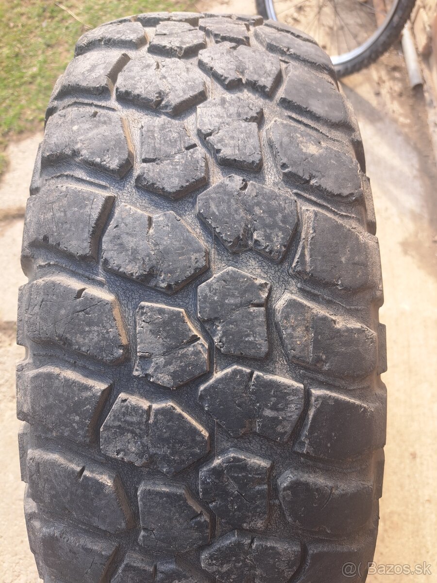 Pneu R15