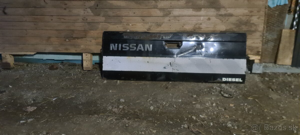 Predám zadné čelo na Nissan d21 Cab