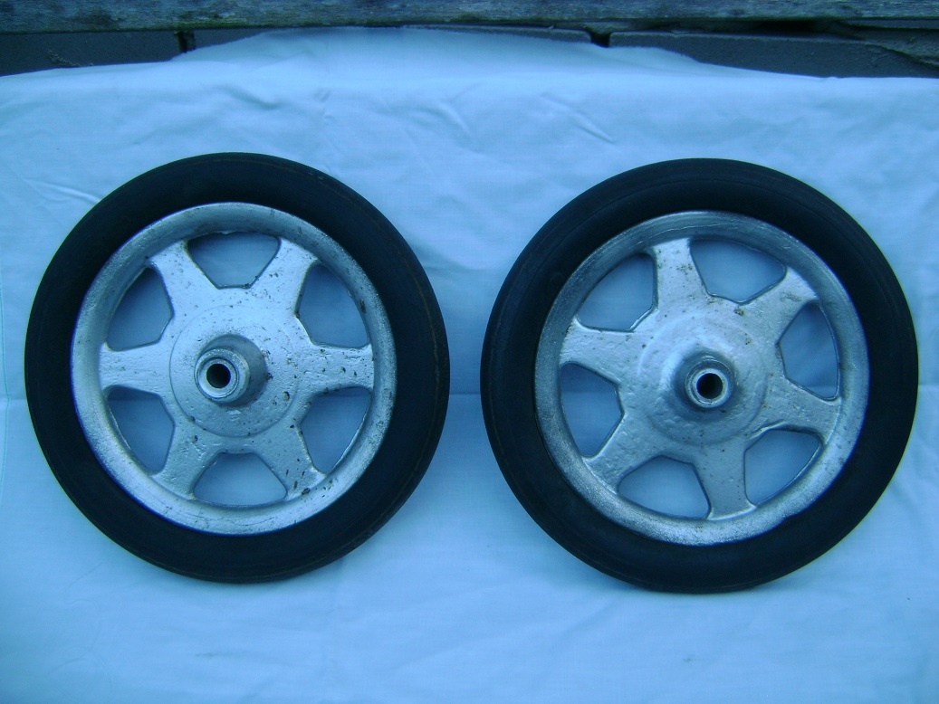 kolesá,kolečká,-priemer 23,5 cm