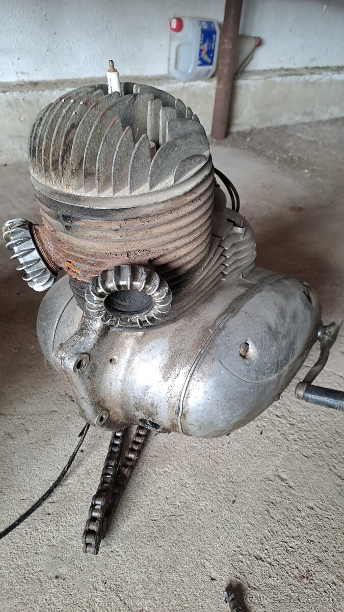 Motor Jawa 250 353