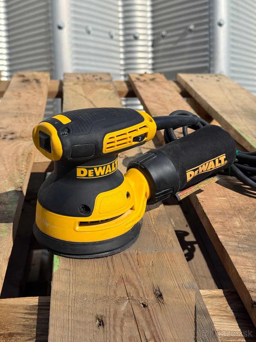 Excentrická brúska Dewalt
