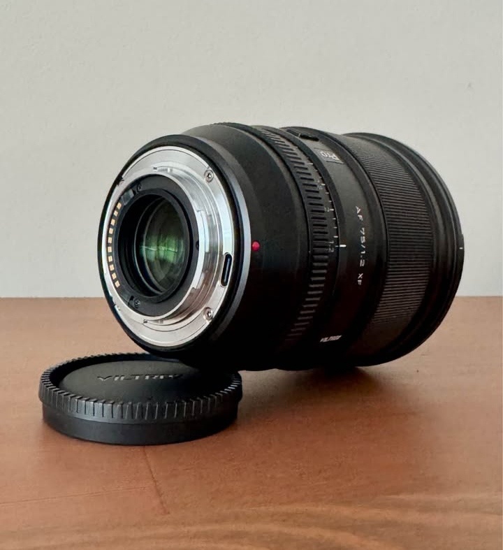 Viltrox 75mm f1.2 PRO – Fujifilm X (X-mount)