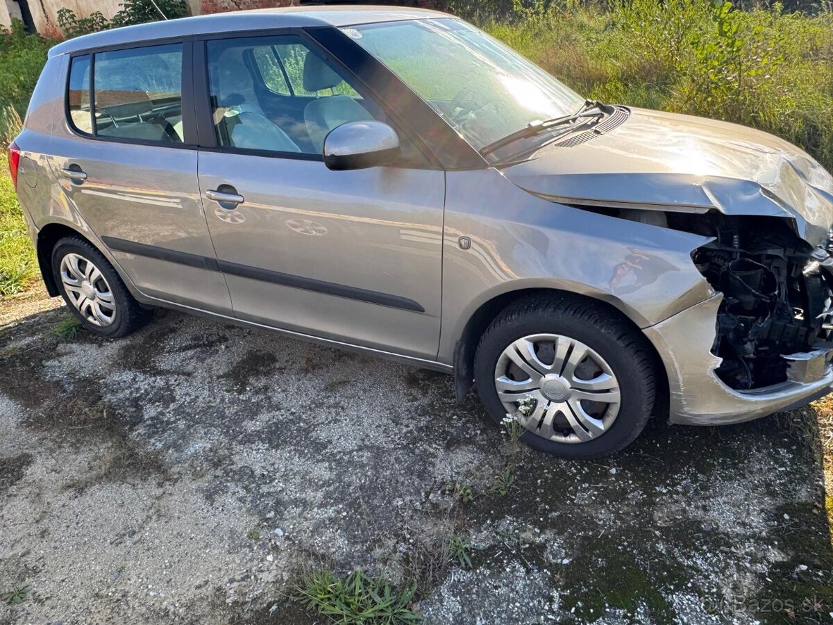 ŠKODA FABIA II 1.6 TDI, 66 KW, R. 2012 NA NÁHRADNÉ DIELY