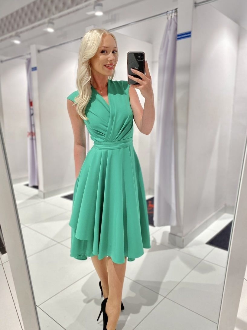 Spoločenské šaty v. 38