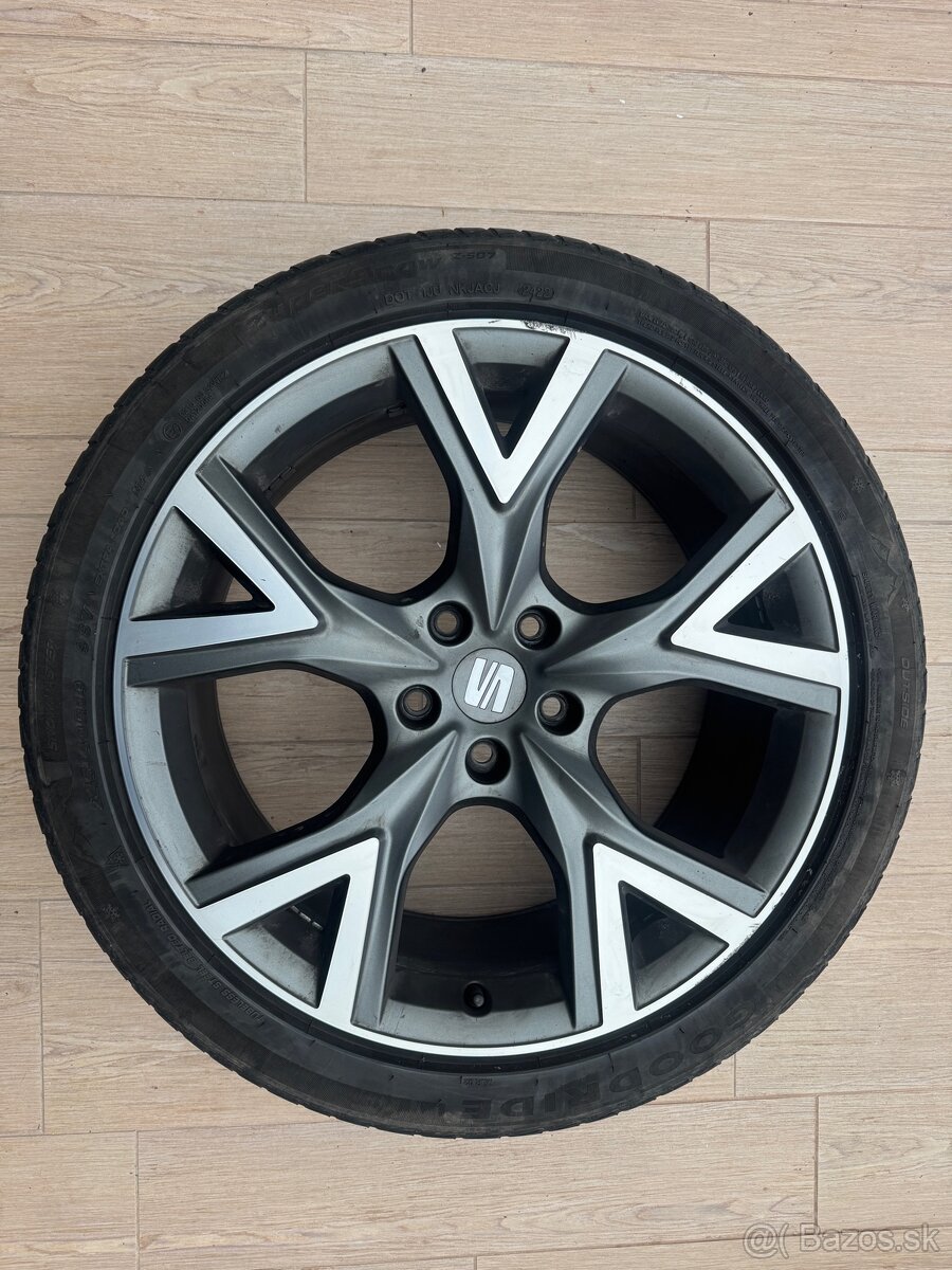 Zimné pneumatiky + Disky 225/40 R19 8Jx19 H2 ET45