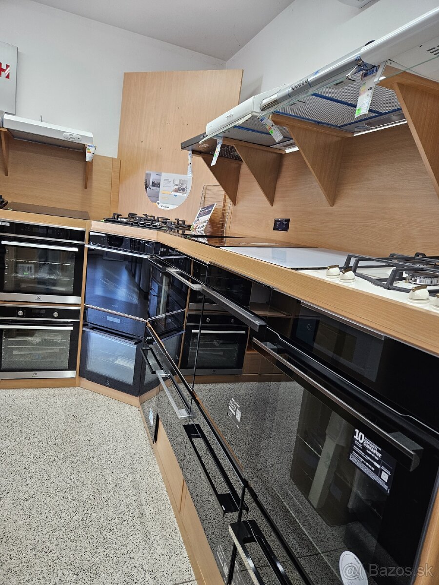 Kuchynská linka - korpus z predajne