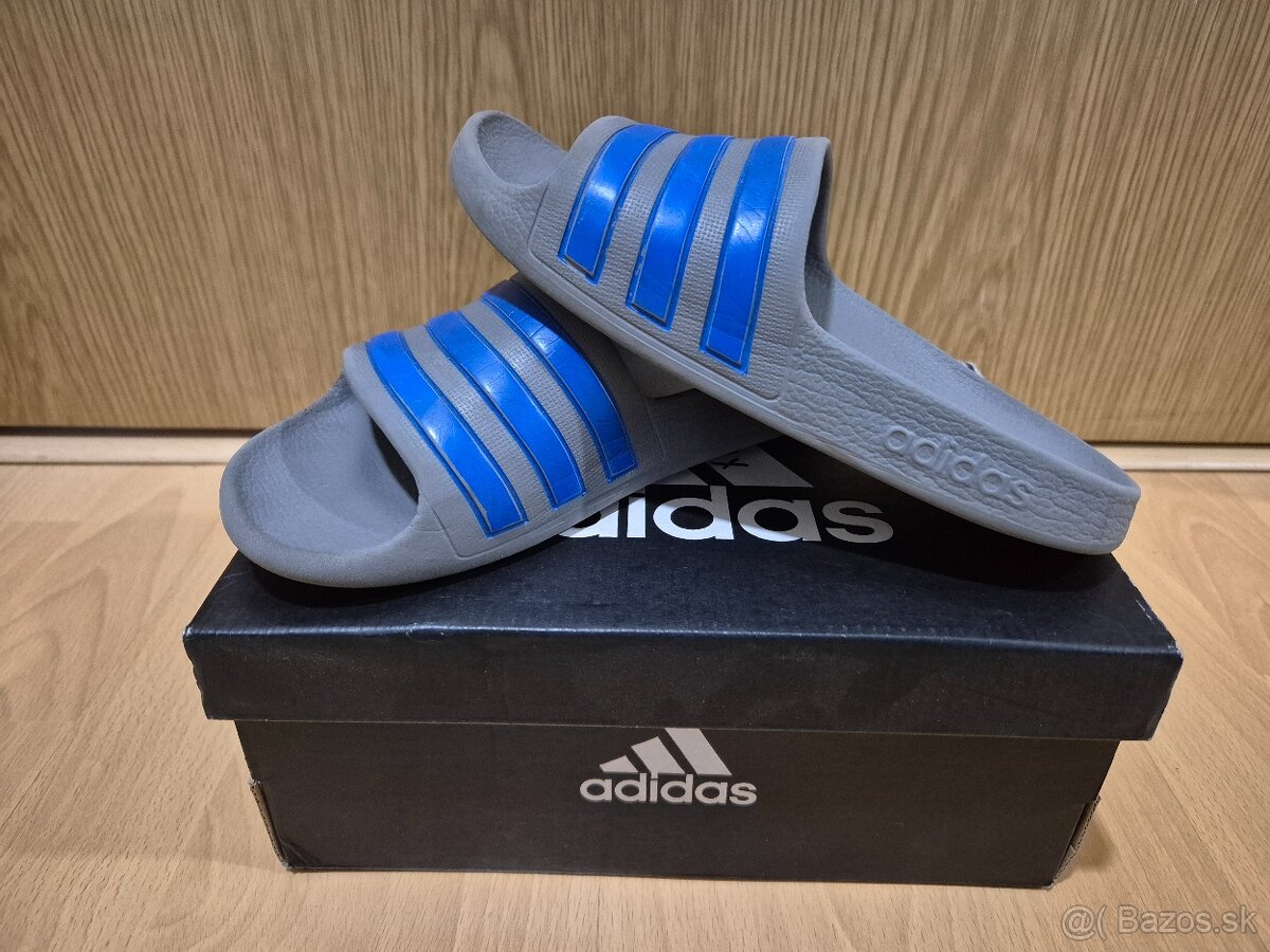 Adidas slapky vel.32