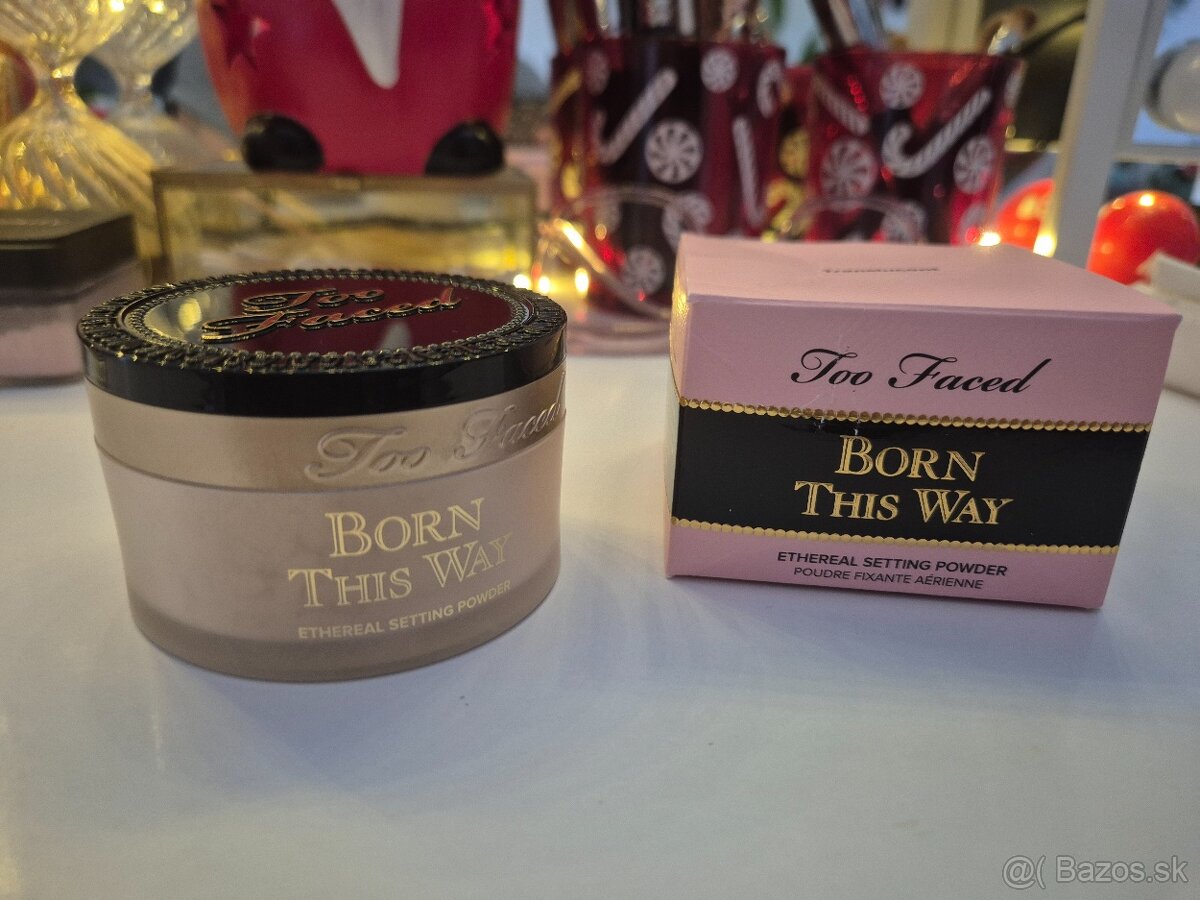 Too Faced Born This Way púder