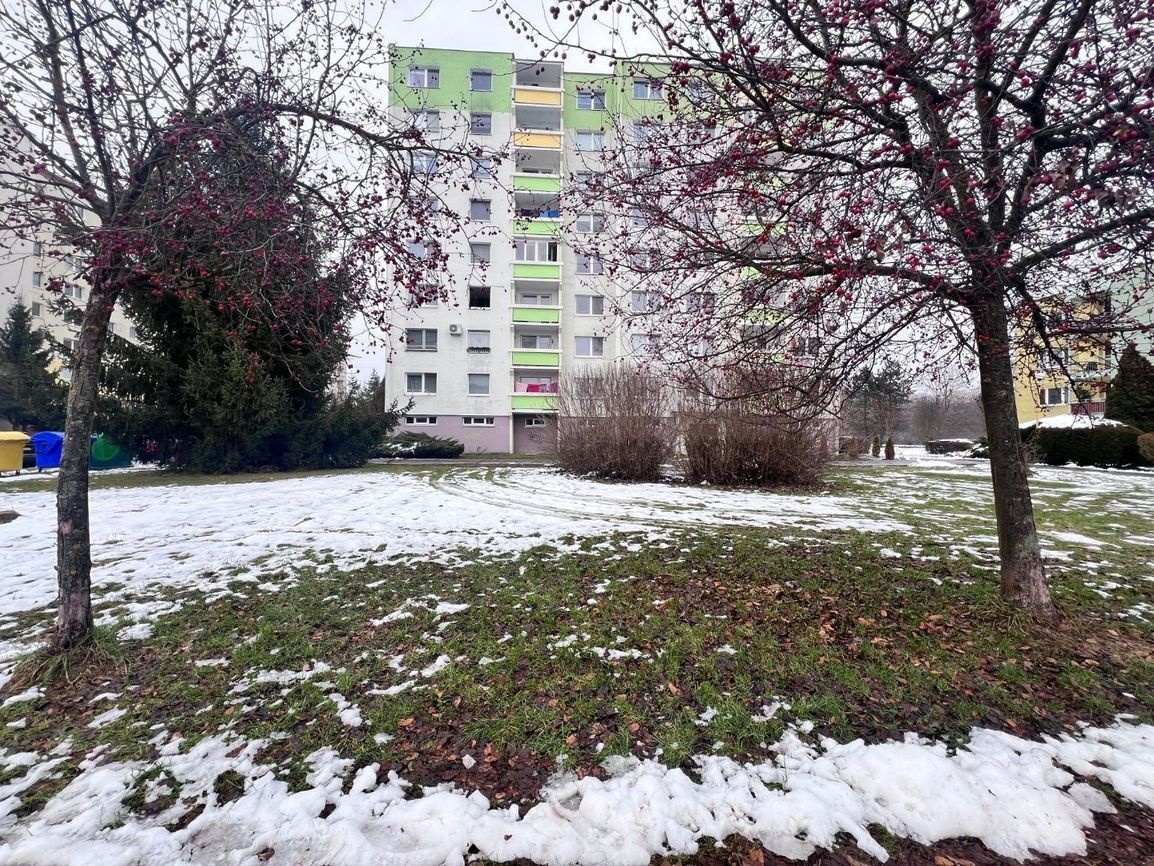 Na predaj rovinatý pozemok pre parkovisko 778m2 - Zvolen-Záp
