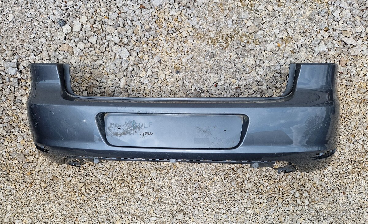 Zadný nárazník na VW Golf 6, sedan