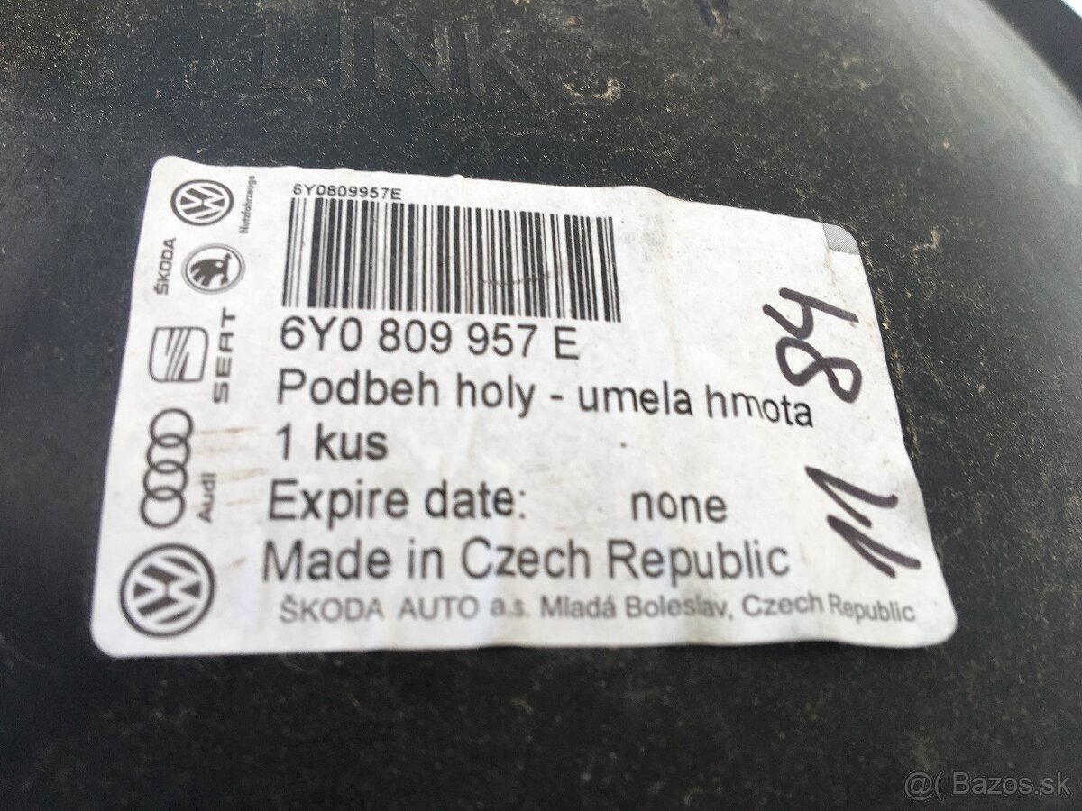 Prední lavý podblatník FABIA II