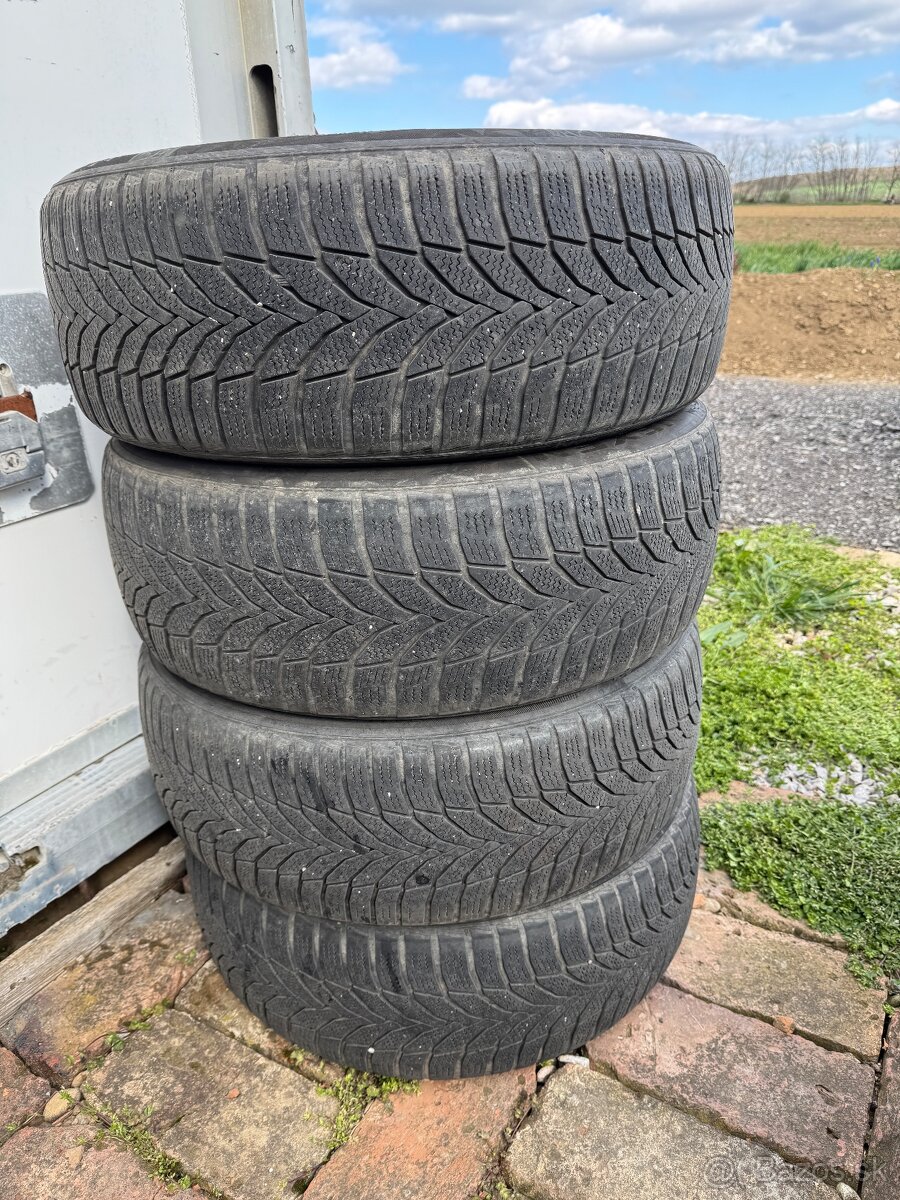 Zimné pneu. 215/55r17