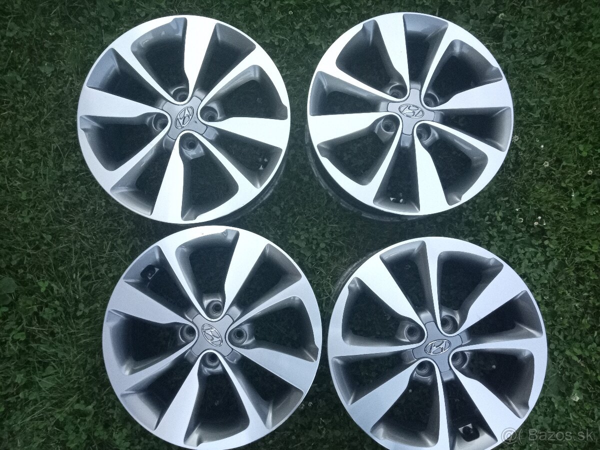 Hyundai i20 16"... originál hliníkové disky, snímače TPMS