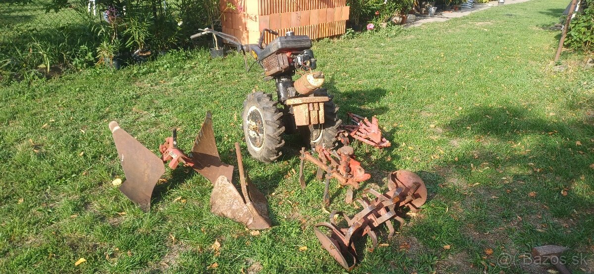 Malotraktor terra vari agzat vary