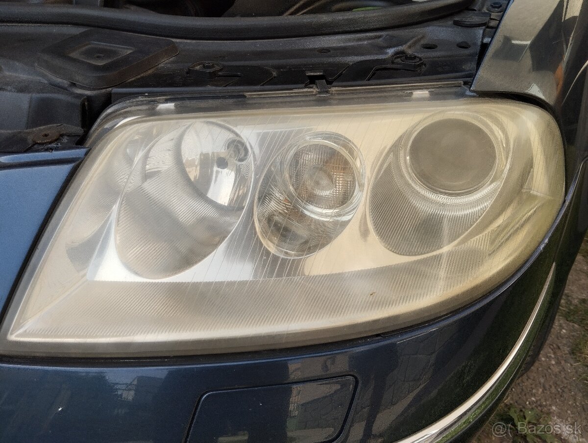 Xenoni Hella Passat B5.5