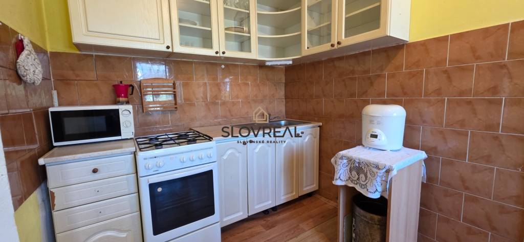 SLOVREAL na predaj 1 izbový byt Kremnica, 47 m2