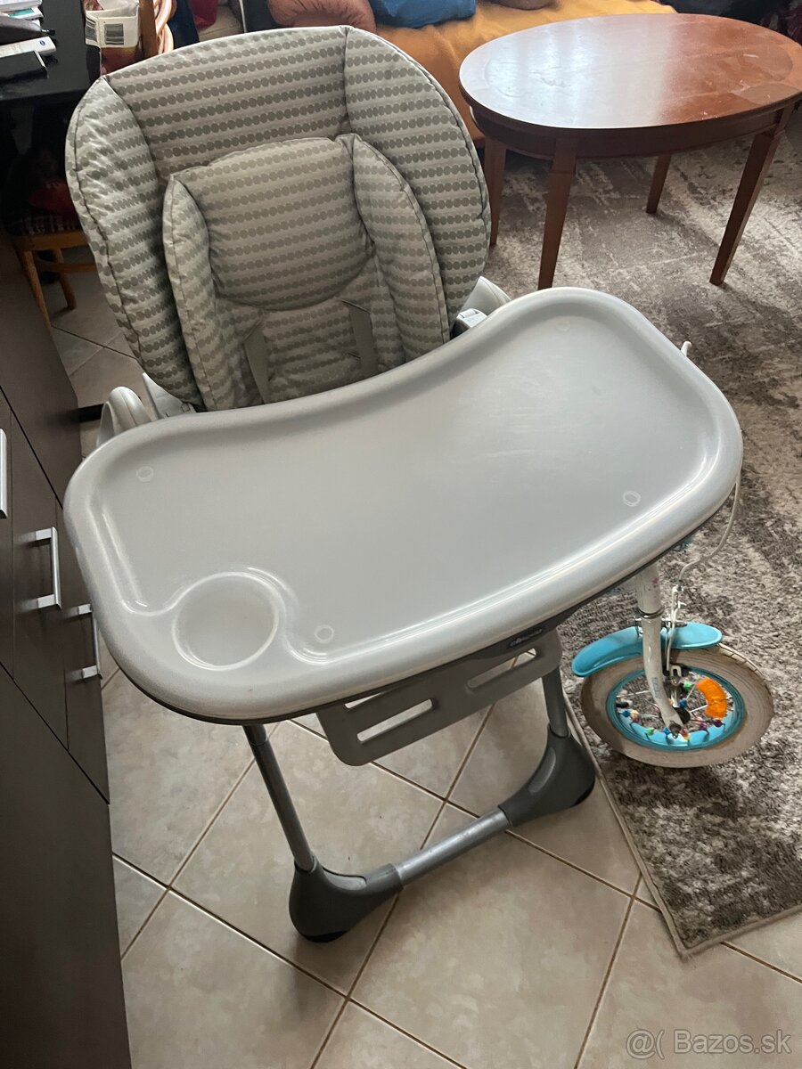Chicco predam detsku jedalensku stolicku.