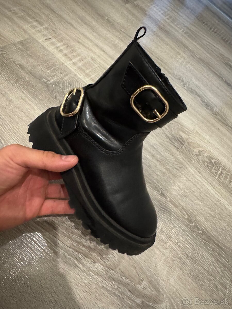 Zara dievčenske čižmi 31