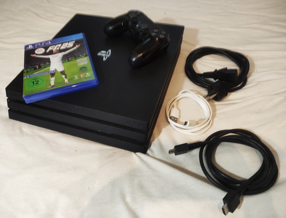 Playstation 4 Pro 1TB + 1x ovládač + 1x hra + káble