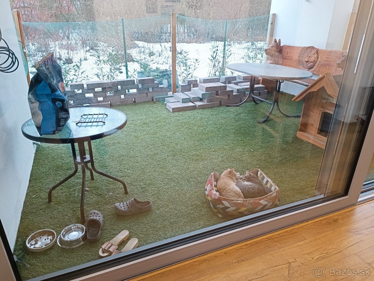 Exteriérový trávový koberec