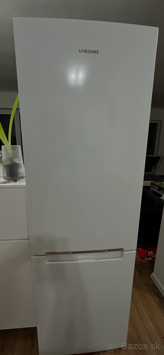 Chladnicka s mraznickou Samsung