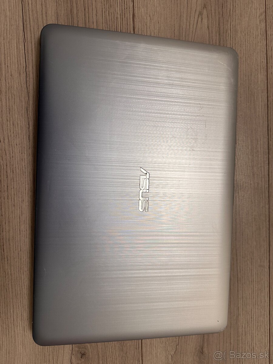 Predám notebook ASUS X540U