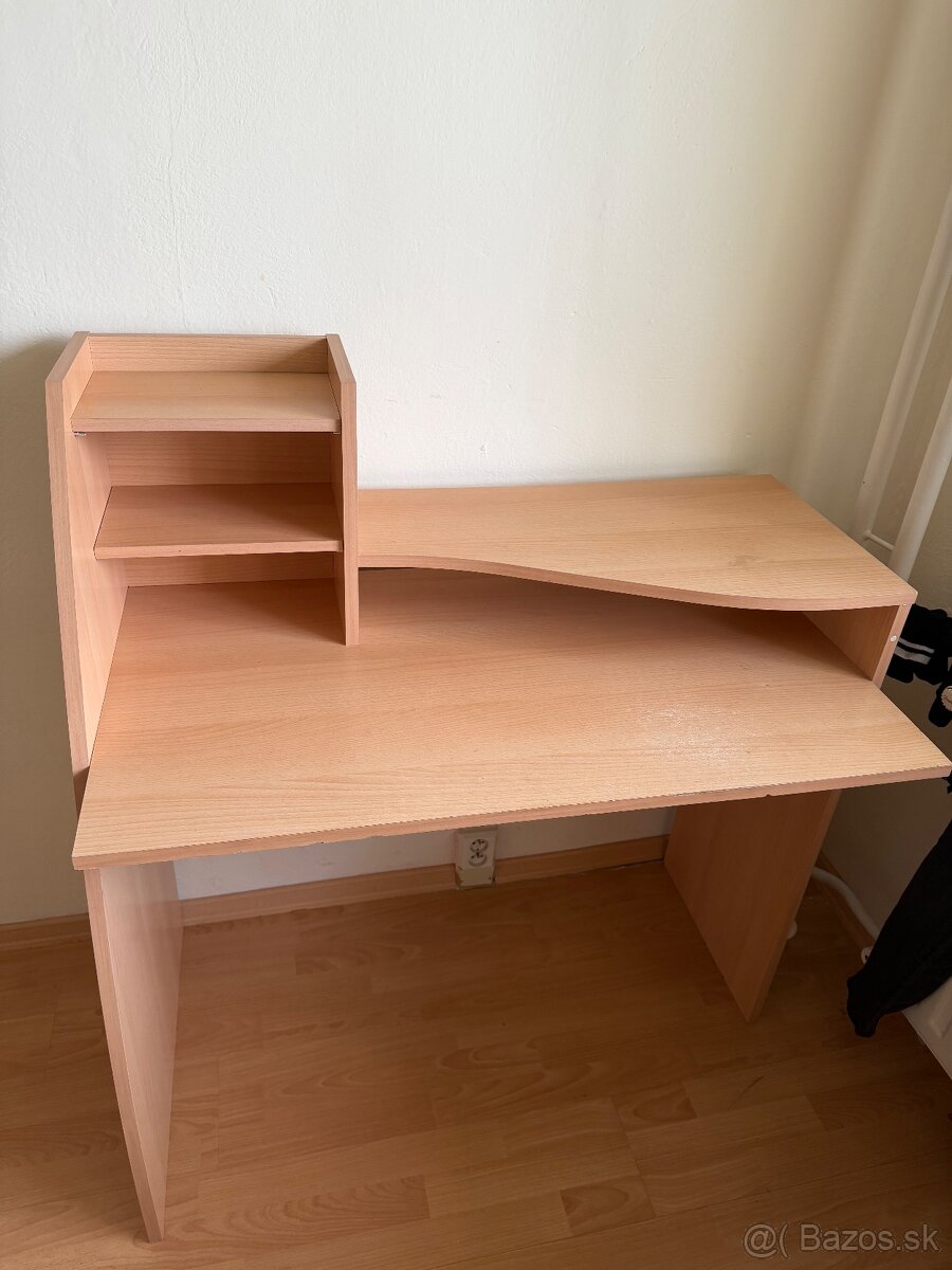 Predám kancelársky stôl