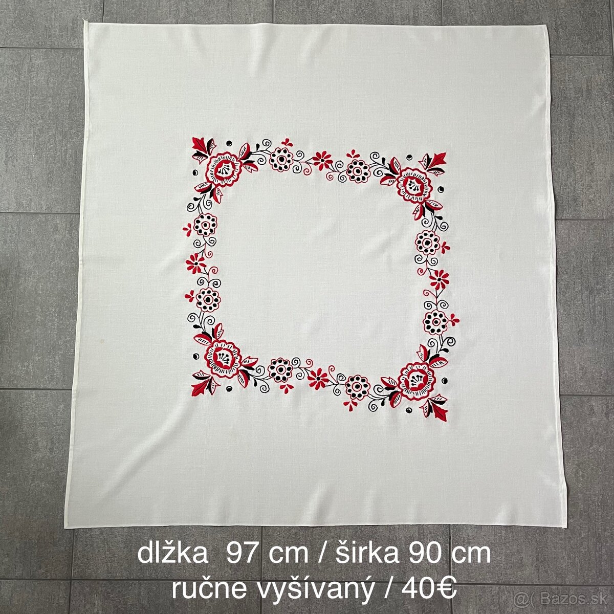 Retro ručne vyšívané kvetinkové obrusy aj iné.