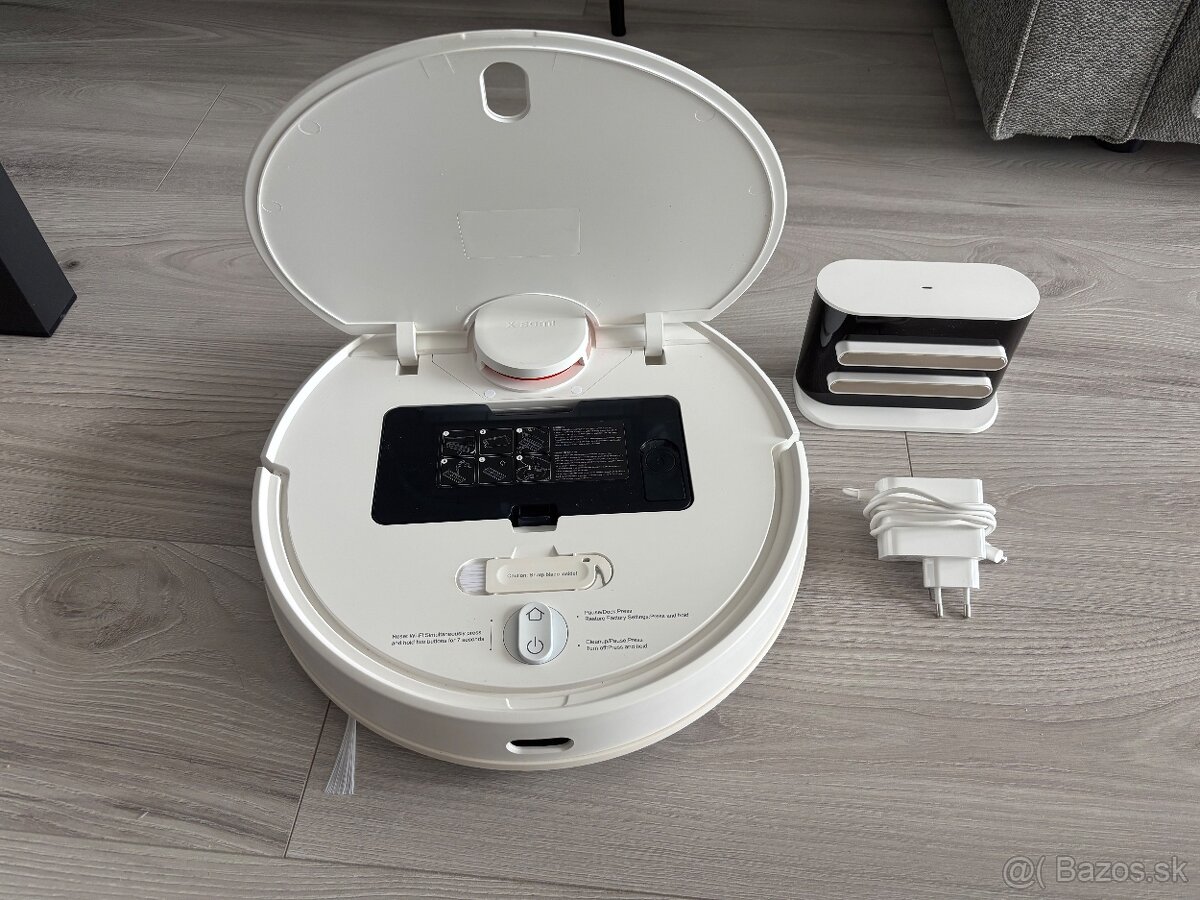 Robotický vysávač Xiaomi Robot Vacuum S10 s mopom