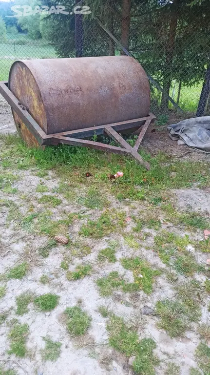 Predam valec za traktor