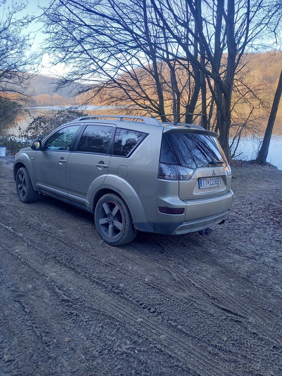 Mitsubishi outlander 2.0 4×4.