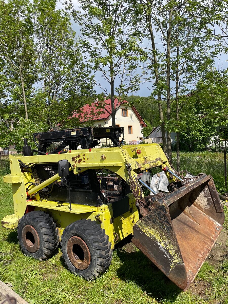 Šmykový nakladač