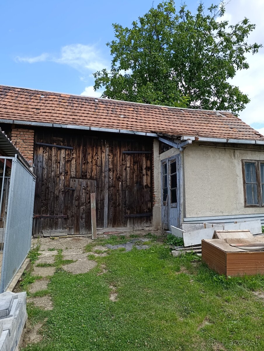 Staré drevo zo stodoly