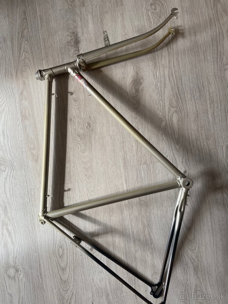 Favorit Rám s vidlicou 56cm