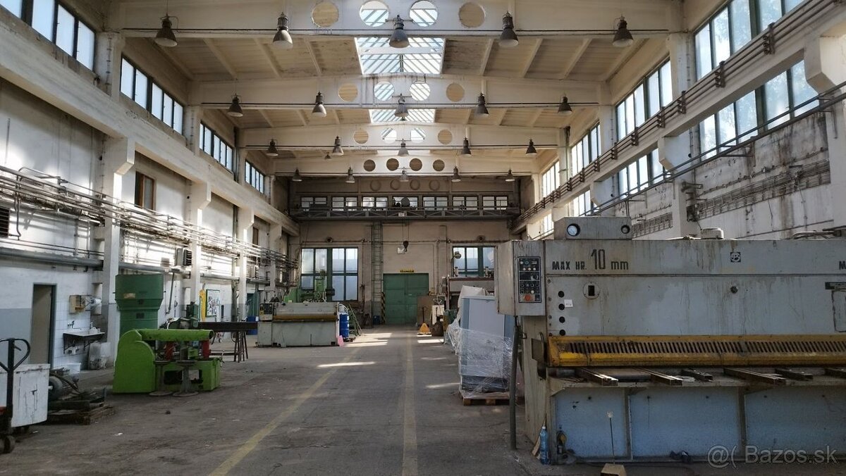 Predaj: Výrobná hala s kompletným zázemím v monitorovanom ar
