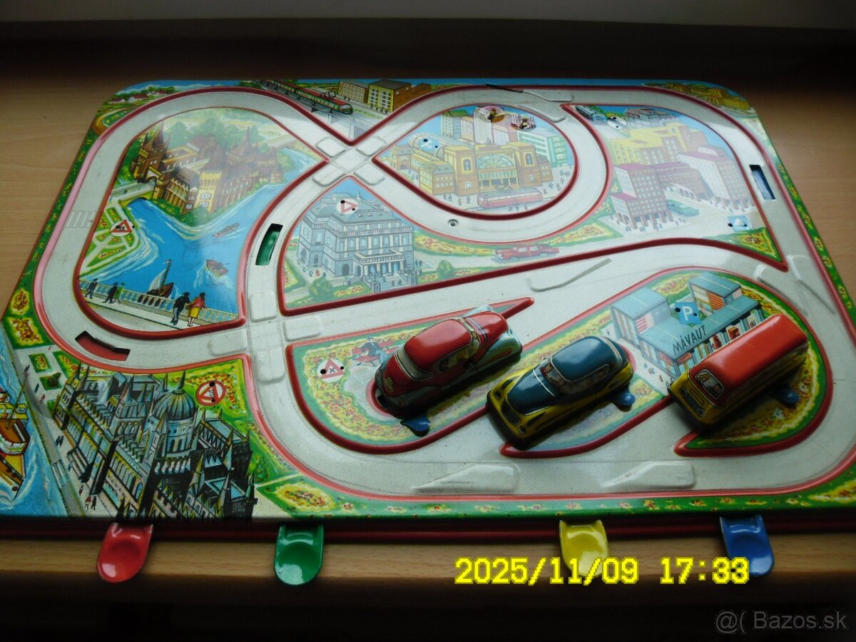 Stare hračky plech draha