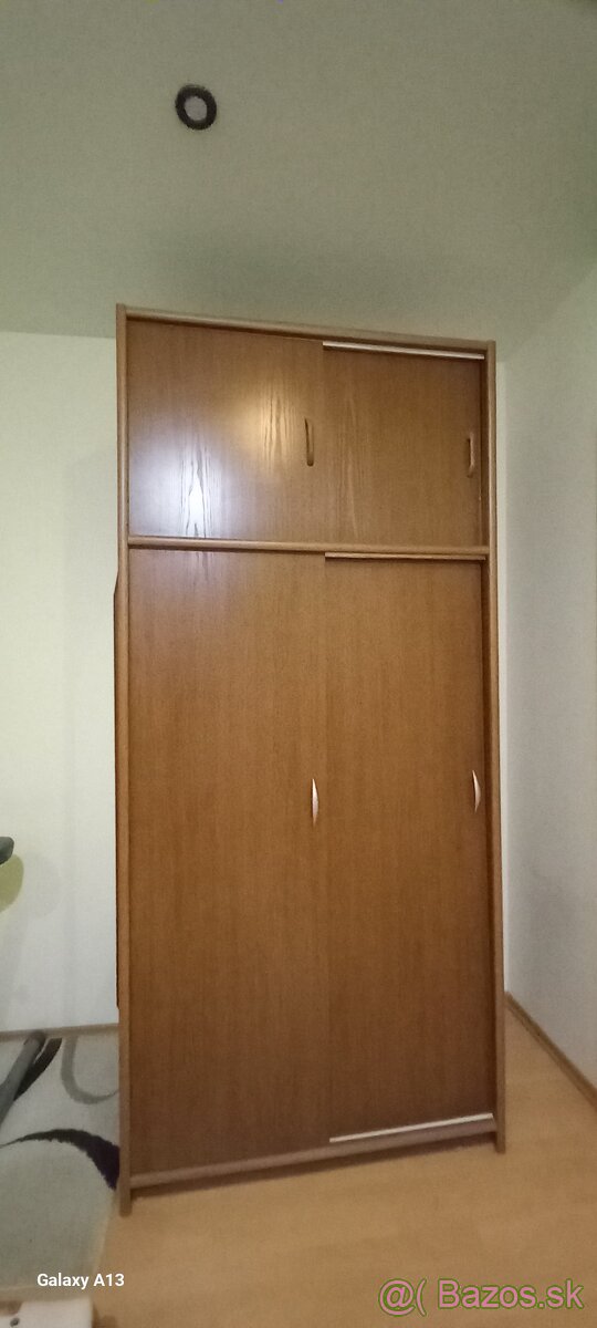 Šatníková skriňa