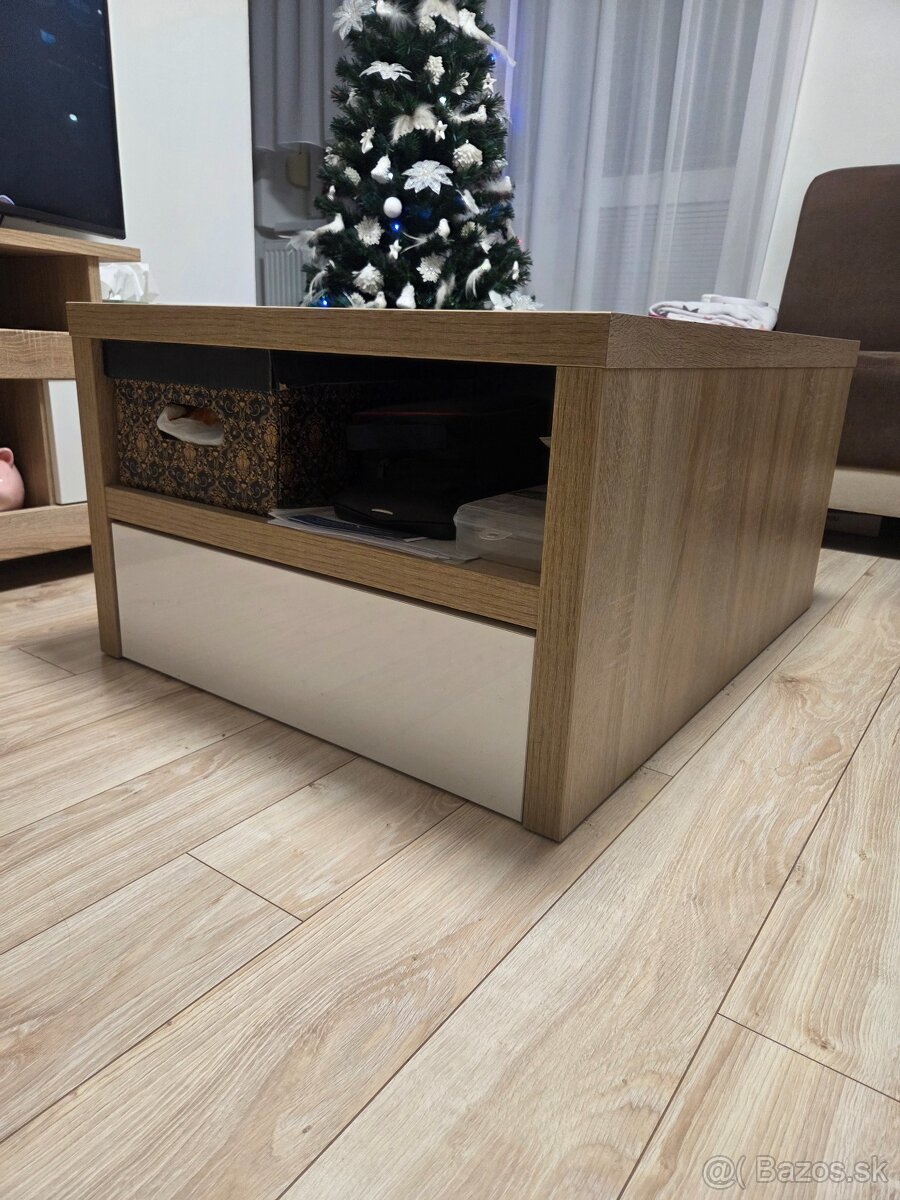 Konferenčný stolík