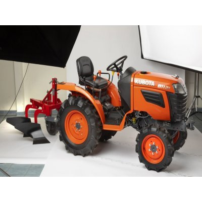 ORANIE MALOTRAKTOROM KUBOTA
