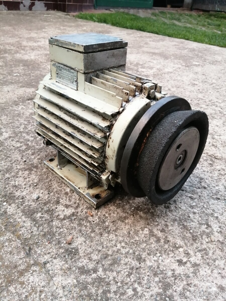 Elektromotor MEZ Mohelnice 2,2kw 2865 ot /min 400V