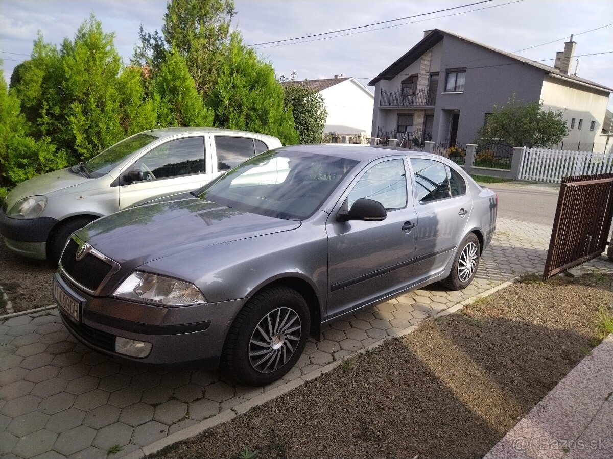ŠKODA OCTAVIA 2 1.6 benzín. 75kW, rok výroby 2012