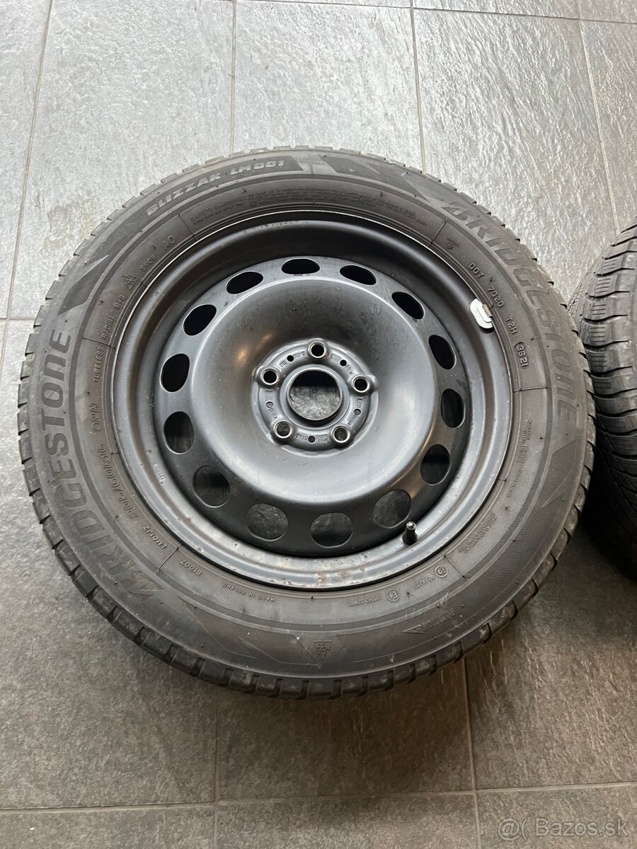 Predam zimnu sadu s plechovymi diskami a rozmerom 205/60 R16