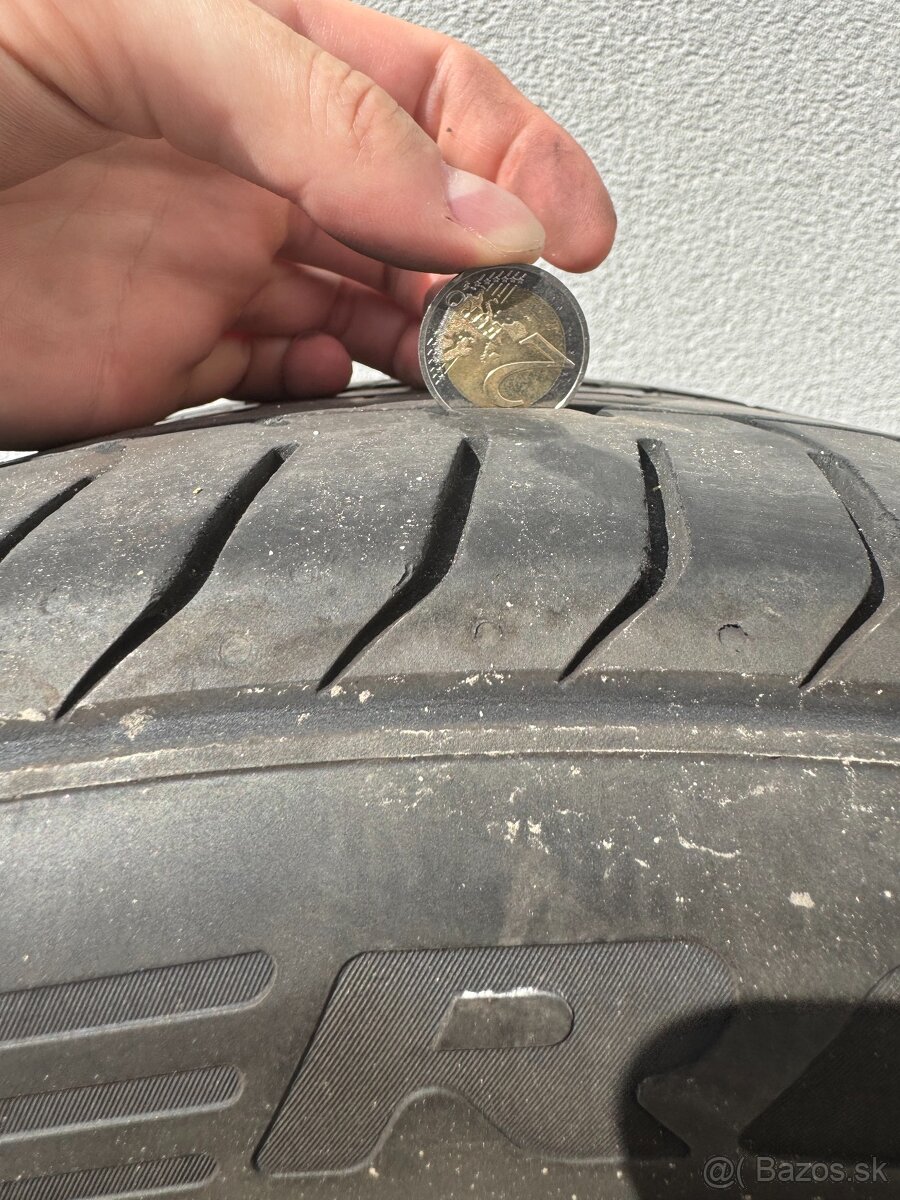 Pirelli P Zero 245/45 R18 100Y
