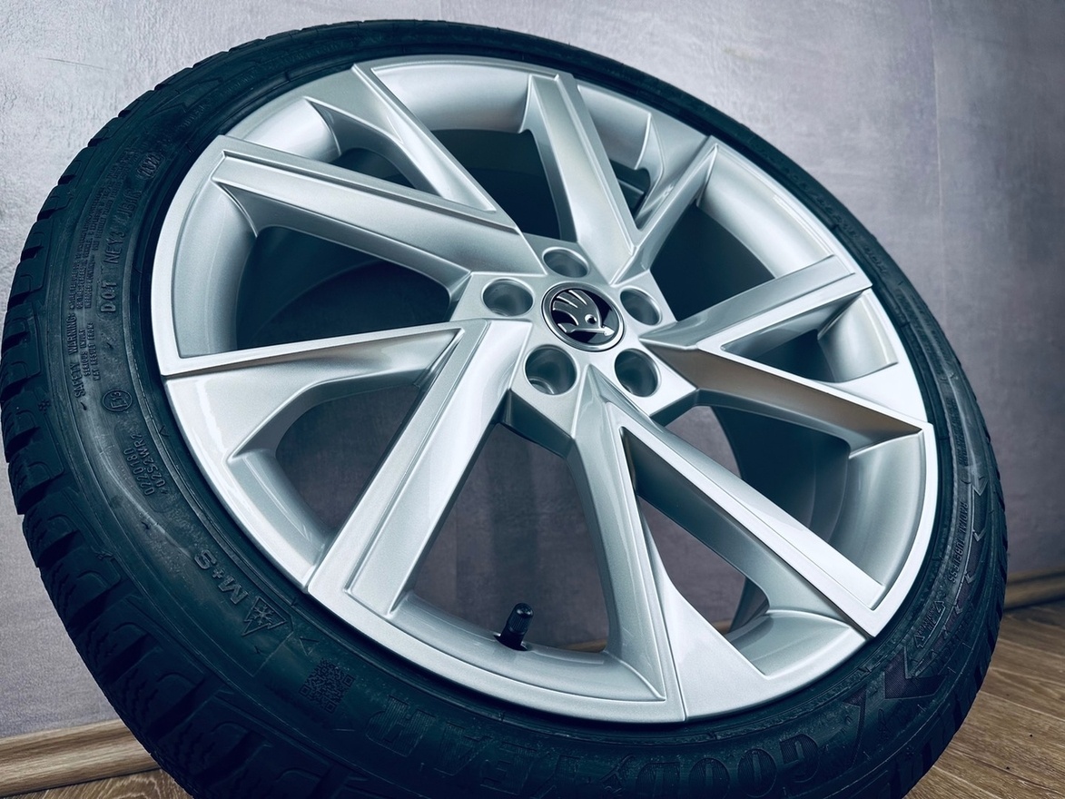 Originál zimní kolesa R18 Škoda Scala Vega