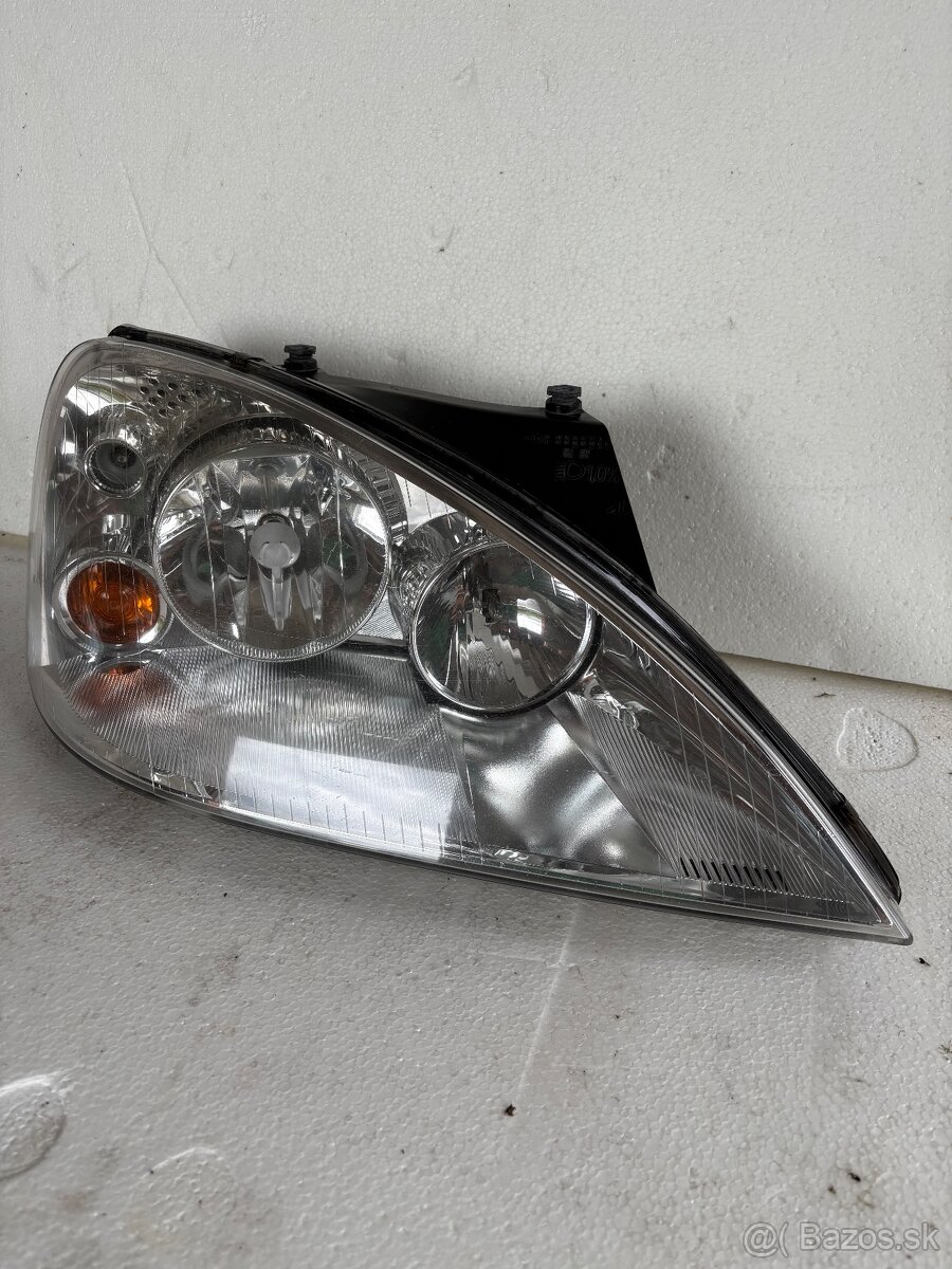 Pravé predné svetlo Ford Galaxy MK1