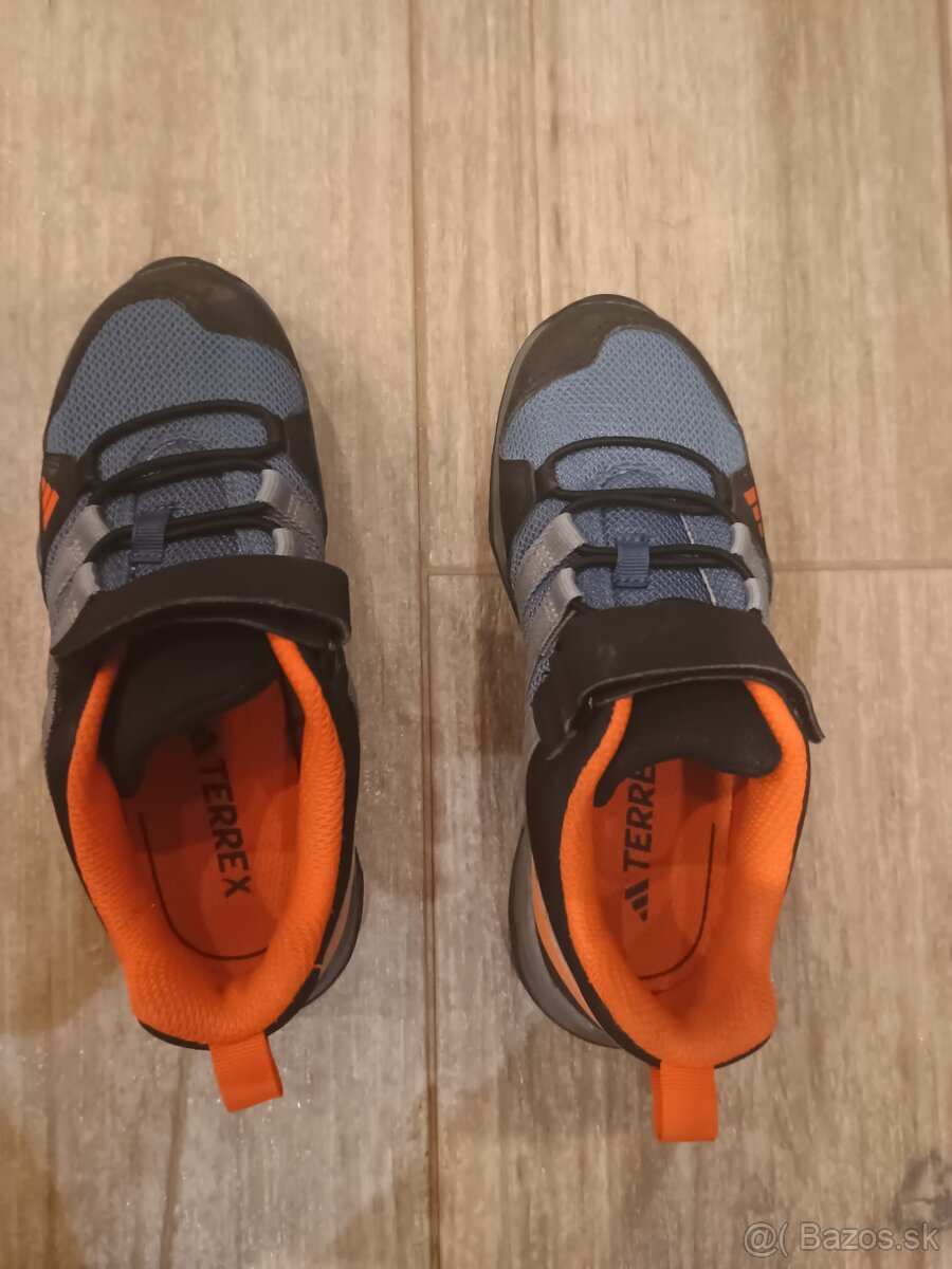 Tenisky Adidas 30