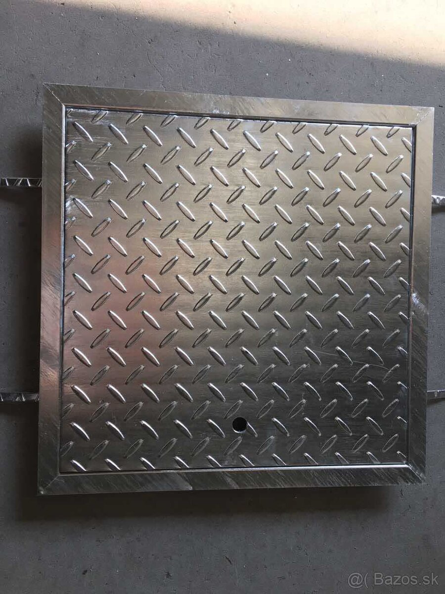 Predám šachtovy pozinkovaný poklop