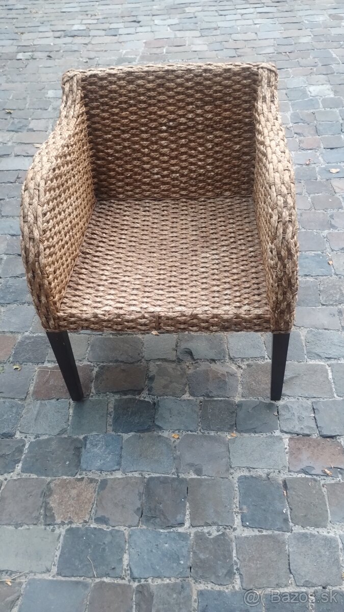 Predam ratanove kreslo