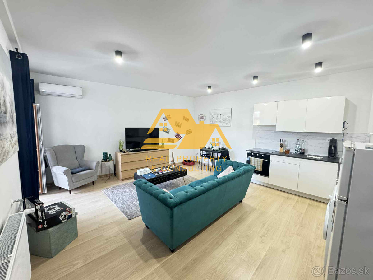 Exkluzívne Prenajmem 2 izbový byt s balkónom v Nových Zámko