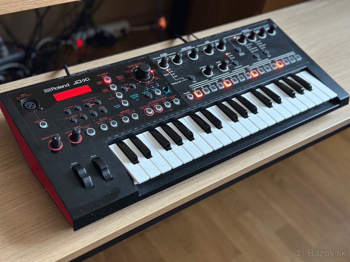 Roland JD-Xi (crossover)
